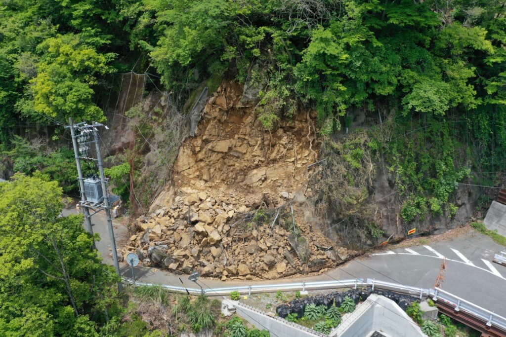 道路災害防止工事の内測量及び設計業務委託